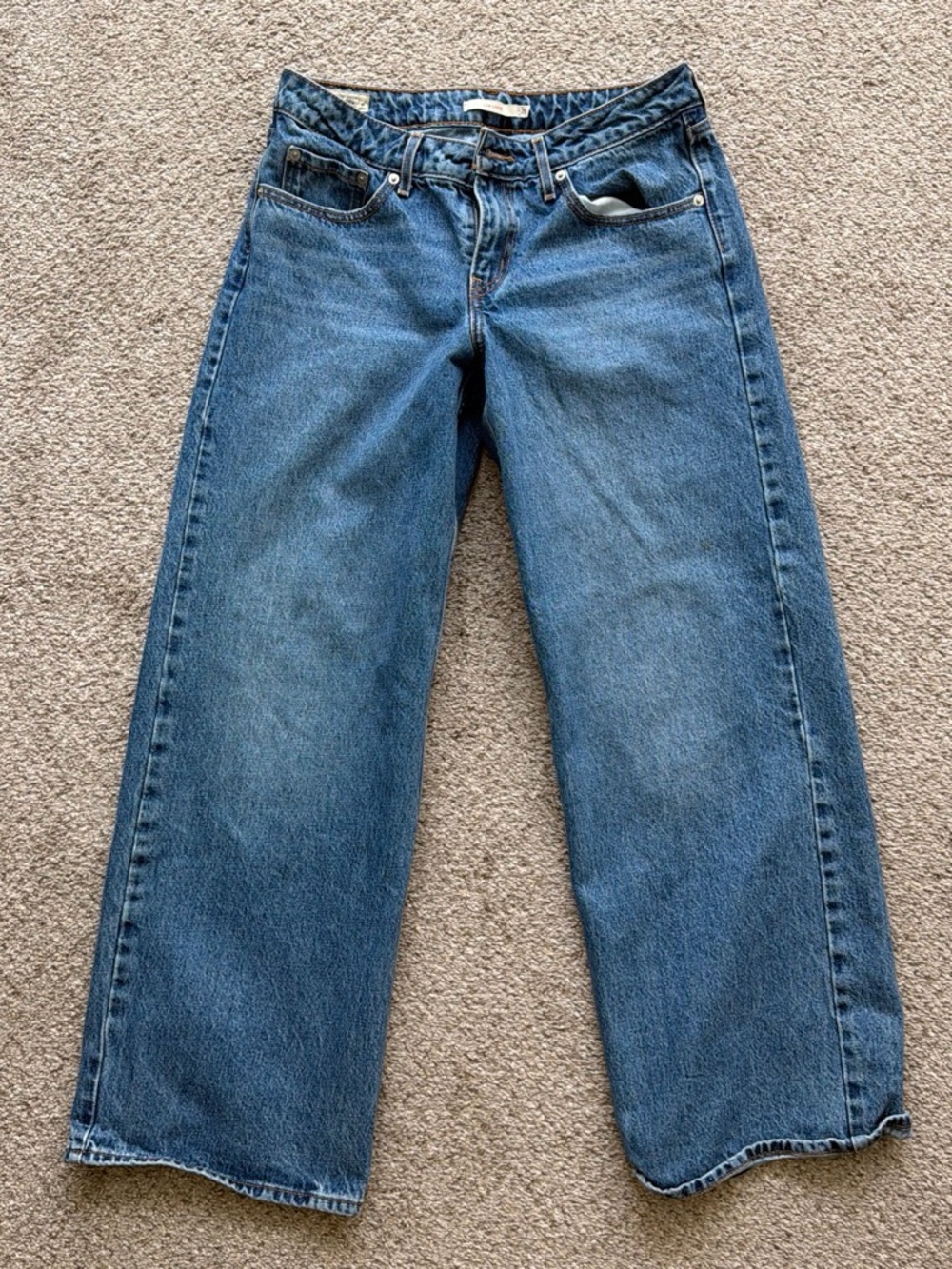 Levi low loose jeans size 29